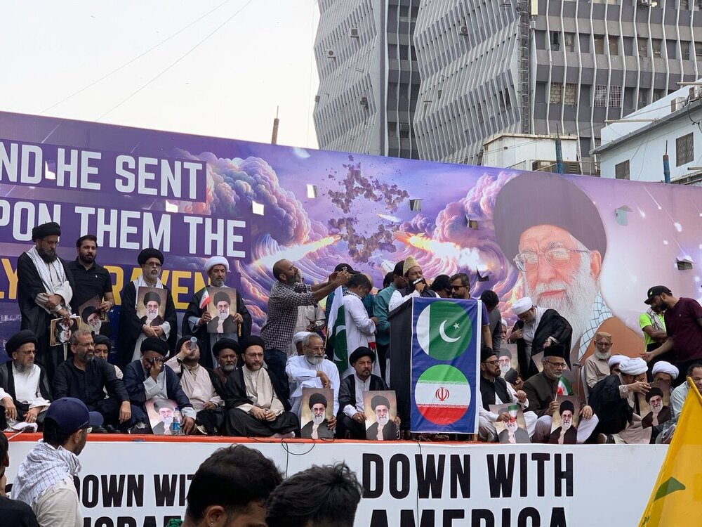 کراچی پاکستان؛ ایران پر امریکی و اسرائیلی جارحیت کے خلاف زبردست ریلی/دینی و سماجی اور سیاسی شخصیات شریک+تصاویر