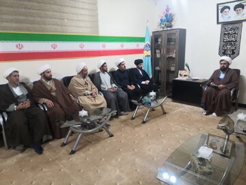 وظیفه روحانیون، روشنگری در بین آحاد مردم است