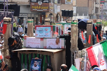 بدرقه فرزندان شهید خوزستان بر دستان مردم ولایتمدار اهواز