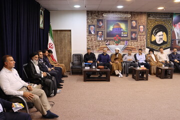 مساجد و ائمه جماعت در شرایط امروز نقش برجسته‌ای نسبت به مردم دارند