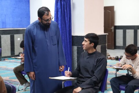 تصاویر/ امتحانات پایانی نیمسال دوم ۱۴۰۴ ـ ۱۴۰۳ در مدرسه علمیه امام خامنه‌ای (مدظله‌العالی) ارومیه