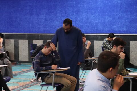 تصاویر/ امتحانات پایانی نیمسال دوم ۱۴۰۴ ـ ۱۴۰۳ در مدرسه علمیه امام خامنه‌ای (مدظله‌العالی) ارومیه