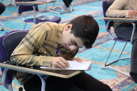 تصاویر/ امتحانات پایانی نیمسال دوم ۱۴۰۴ ـ ۱۴۰۳ در مدرسه علمیه امام خامنه‌ای (مدظله‌العالی) ارومیه