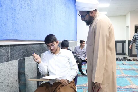 تصاویر/ امتحانات پایانی نیمسال دوم ۱۴۰۴ ـ ۱۴۰۳ در مدرسه علمیه امام خامنه‌ای (مدظله‌العالی) ارومیه