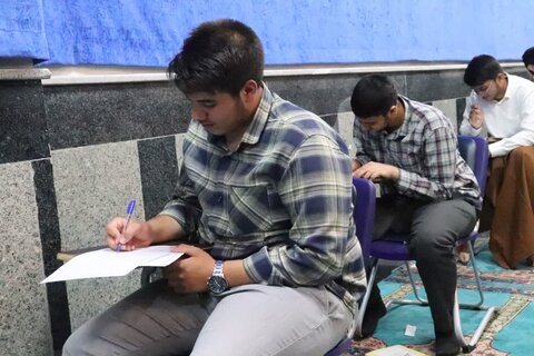 تصاویر/ امتحانات پایانی نیمسال دوم ۱۴۰۴ ـ ۱۴۰۳ در مدرسه علمیه امام خامنه‌ای (مدظله‌العالی) ارومیه