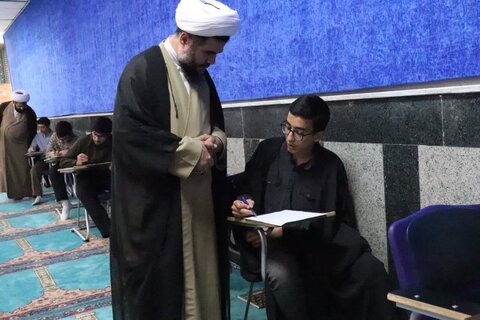 تصاویر/ امتحانات پایانی نیمسال دوم ۱۴۰۴ ـ ۱۴۰۳ در مدرسه علمیه امام خامنه‌ای (مدظله‌العالی) ارومیه