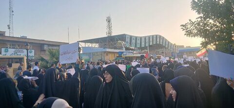 تصاویر/حضور اساتید،کادر و طلاب مدرسه علمیه فاطمه الزهرا (س)ساوه در محکومیت تجاوز آمریکا به زیر ساخت هسته‌ای کشور