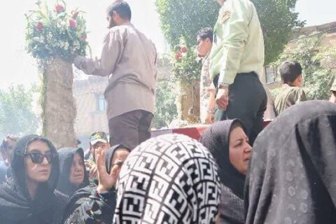 تصاویر/حضور کادر و طلاب مدرسه ریحانه النبی (س) در تشییع شهید حسن آقائی