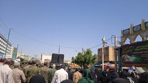 تصاویر/حضور کادر و طلاب مدرسه ریحانه النبی (س) در تشییع شهید حسن آقائی