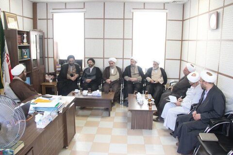 تصاویر / جلسه نهادهای حوزوی با موضوع قرارگاه بلاغ مبین در حوزه علمیه استان قزوین