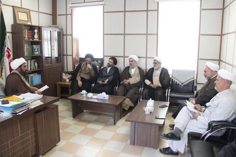 تصاویر / جلسه نهادهای حوزوی با موضوع قرارگاه بلاغ مبین در حوزه علمیه استان قزوین