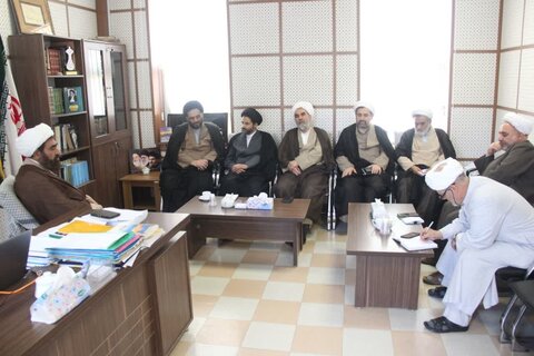 تصاویر / جلسه نهادهای حوزوی با موضوع قرارگاه بلاغ مبین در حوزه علمیه استان قزوین