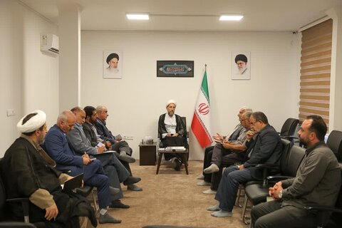 تصاویر /  نشست هم‌اندیشی امام جمعه قزوین  با جمعی از پیشکسوتان رسانه قزوین