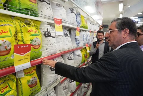 تصاویر/ بازدید استاندار آذربایجان غربی از فروشگاه ها و بازار شهر ارومیه