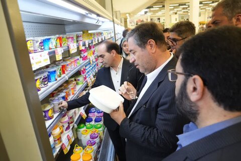 تصاویر/ بازدید استاندار آذربایجان غربی از فروشگاه ها و بازار شهر ارومیه