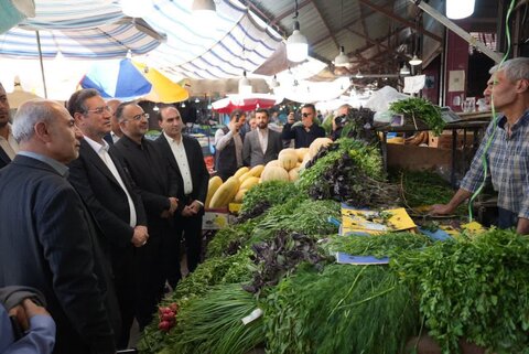 تصاویر/ بازدید استاندار آذربایجان غربی از فروشگاه ها و بازار شهر ارومیه