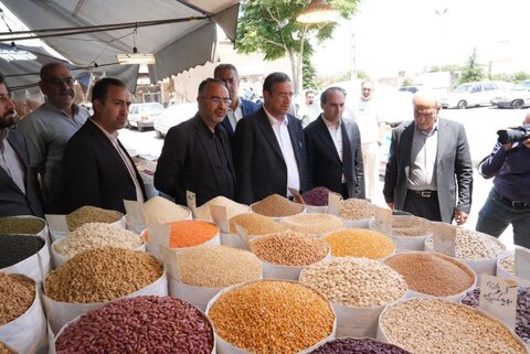 تصاویر/ بازدید استاندار آذربایجان غربی از فروشگاه ها و بازار شهر ارومیه