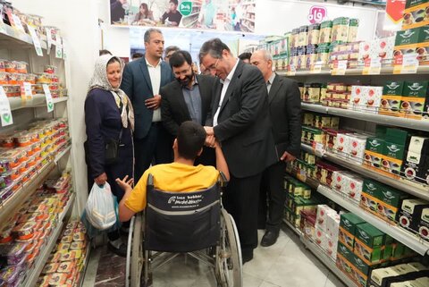 تصاویر/ بازدید استاندار آذربایجان غربی از فروشگاه ها و بازار شهر ارومیه