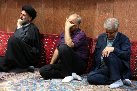 تصاویر/ مراسم سیاه پوش کردن و علم بندی در تکیه حاج سیدحسن قم