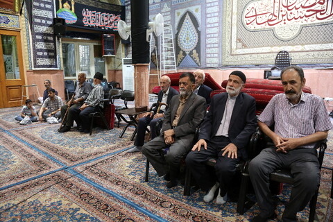 تصاویر/ مراسم سیاه پوش کردن و علم بندی در تکیه حاج سیدحسن قم