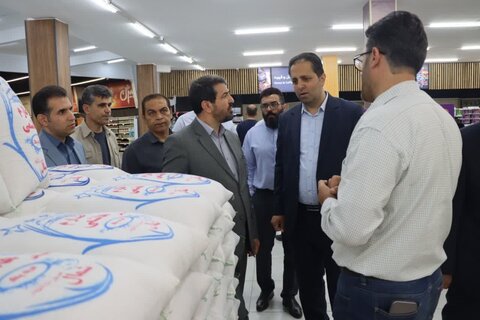 تصاویر / بازدید سرزده استاندار همدان از مراکز عرضه و توزیع کالاهای اساسی