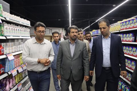 تصاویر / بازدید سرزده استاندار همدان از مراکز عرضه و توزیع کالاهای اساسی