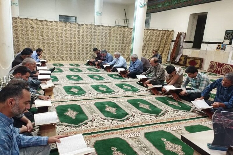 پویش ختم سوره فتح برای پیروزی رزمندگان در سنقر و کلیایی برگزار شد