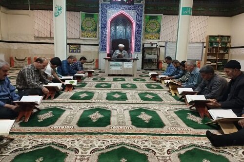 پویش ختم سوره فتح برای پیروزی رزمندگان در سنقر و کلیایی برگزار شد