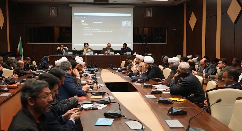 فیلم| راهبری پنل تخصصی دین و مبانی اخلاق هوش مصنوعی