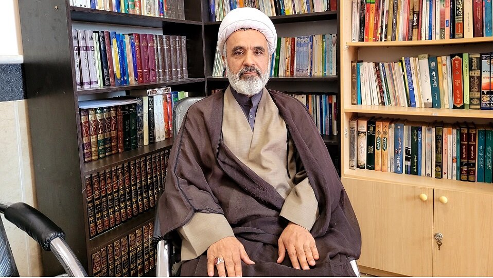 اساتید و طلاب از جنگ شناختی و رسانه‌ای غافل نشوند