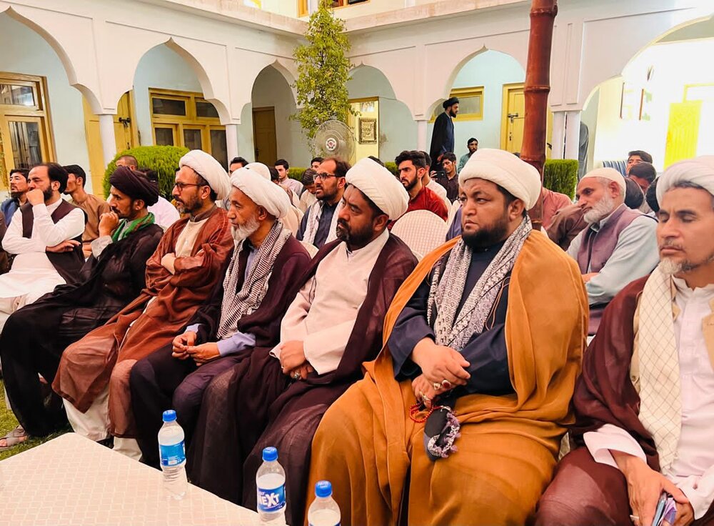 استقبالِ محرم اور حالاتِ حاضرہ پر جامعۃ النجف سکردو میں علمی و فکری نشست/کلِّ کفر، آج آیت اللہ سید علی خامنہ ای کے مد مقابل ہے، مقررین