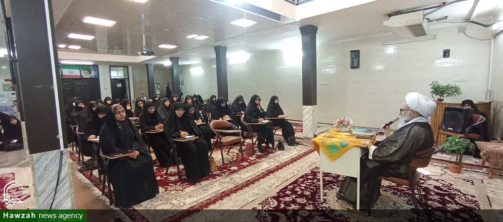 برگزاری همایش تبیینی-توجیهی مبلغات در آستانه ماه محرم در مرکز تخصصی الزهرا(س) شهرستان اهواز