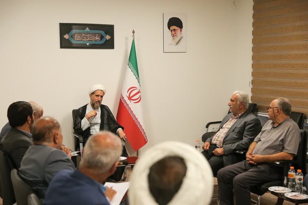 دیدار نماینده ولی‎فقیه در استان قزوین با جمعی از پیشکسوتان رسانه‌ای استان