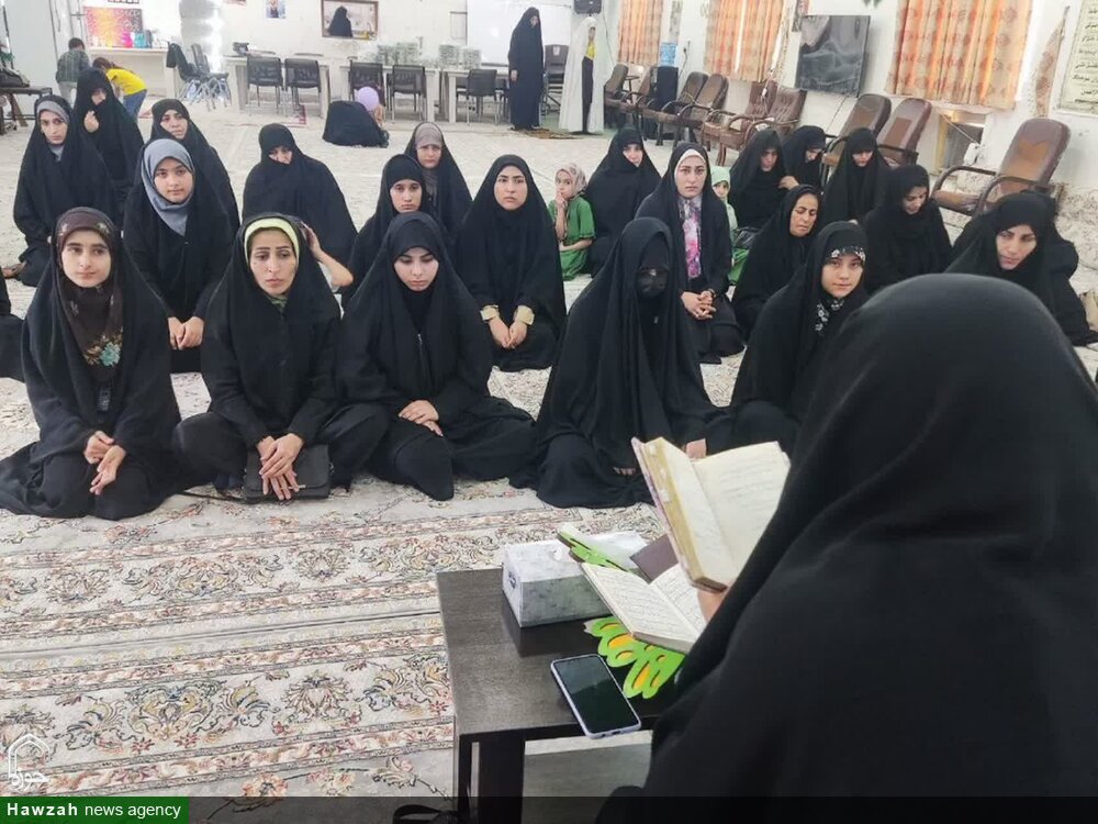 نشست بصیرتی در مدرسه علمیه الزهرا(س) مسجدسلیمان