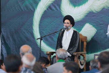 مراسم چاووش‌خوانی محرم و رونمایی از مجموعه شعر عاشورایی «شیب‌الخضیب» در کاشان+ عکس