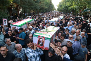 تصاویر / تشییع ۱۳ شهید حملات تروریستی رژیم صهیونیستی به خاک وطن در اصفهان