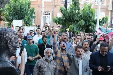 تصاویر/ تجمع اعتراضی مردمی ، دانشجویی ، در اعتراض به جنایات رژیم صهیونیستی در ارومیه