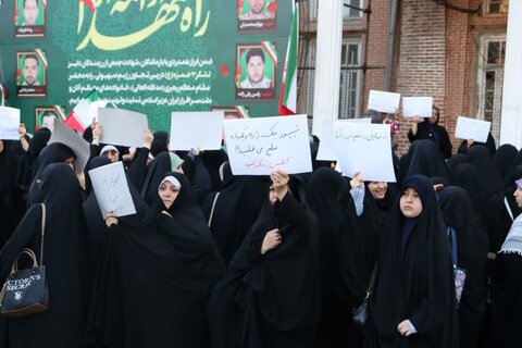 تصاویر/ تجمع اعتراضی مردمی ، دانشجویی ، در اعتراض به جنایات رژیم صهیونیستی در ارومیه