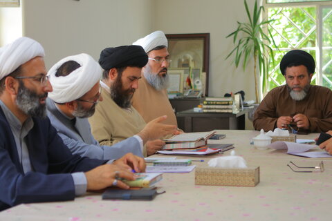 جلسه گزارش عملکرد قرارگاه جهادی تبیینی شهید حاجی زاده