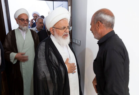 دیدار امام جمعه یزد با خانواده شهید پاسدار رحیمی از شهدای تجاوز اسرائیل به یزد