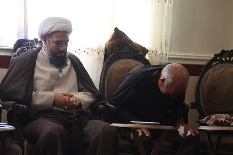تصاویر / حضور امام جمعه همدان در منزل شهدای جنایت اخیر رژیم صهیونیستی