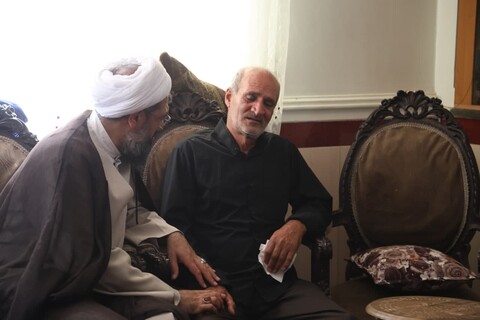 تصاویر / حضور امام جمعه همدان در منزل شهدای جنایت اخیر رژیم صهیونیستی