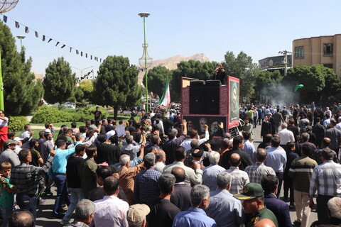 تصاویر / تشییع پیکر ۶ شهید مدافع وطن در شهرضای اصفهان