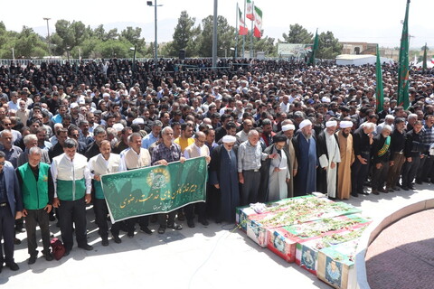 تصاویر / تشییع پیکر ۶ شهید مدافع وطن در شهرضای اصفهان