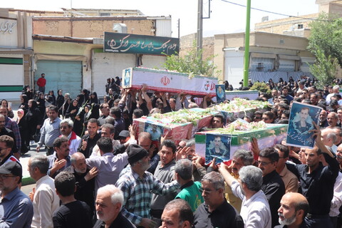 تصاویر / تشییع پیکر ۶ شهید مدافع وطن در شهرضای اصفهان