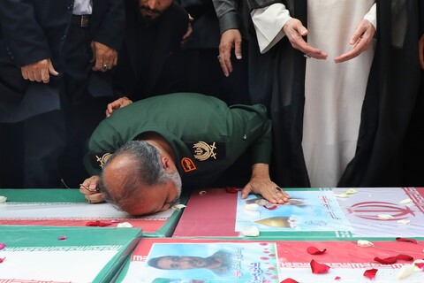 تصاویر/ تصاویر/ تشییع ۸ شهید استان قم در حملات رژیم صهیونیستی