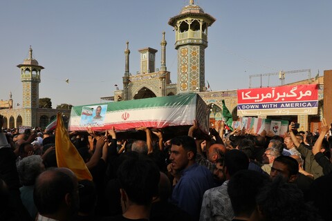 تصاویر/ تصاویر/ تشییع ۸ شهید استان قم در حملات رژیم صهیونیستی