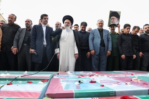 تصاویر/ تصاویر/ تشییع ۸ شهید استان قم در حملات رژیم صهیونیستی