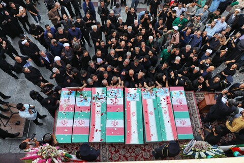 تصاویر/ تصاویر/ تشییع ۸ شهید استان قم در حملات رژیم صهیونیستی