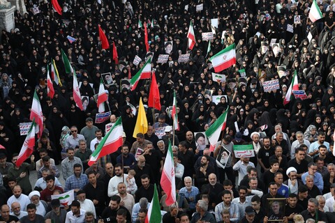 تصاویر/ تصاویر/ تشییع ۸ شهید استان قم در حملات رژیم صهیونیستی